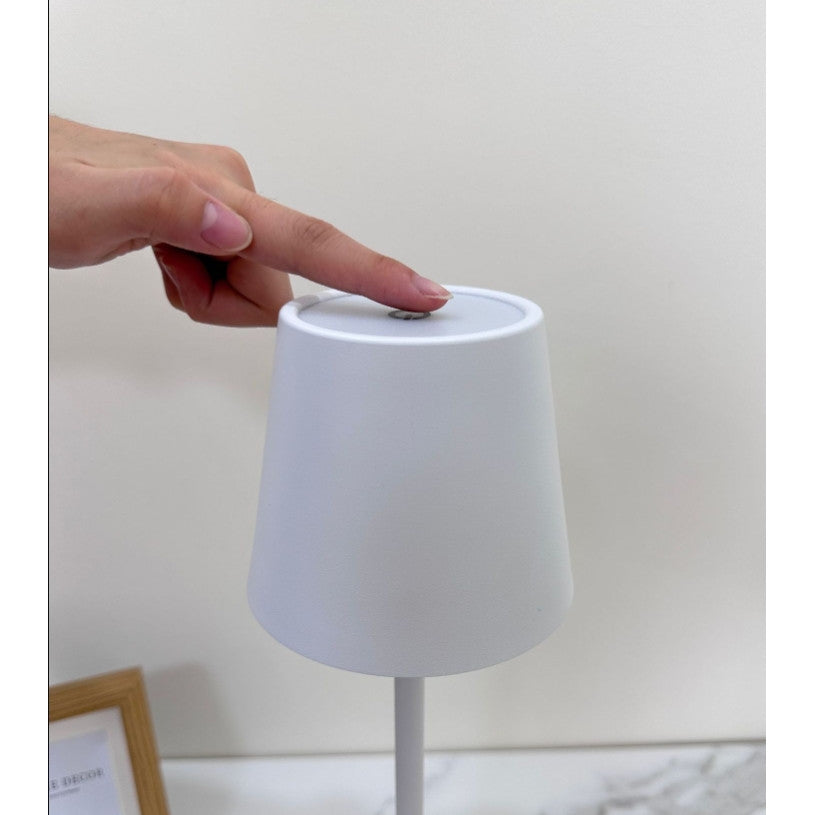 Lampa de masa, At Performance, led reincarcabila cu 3 temperaturi de culoare cald/rece/neutru, 38 cm x10 cm, culoare Alb